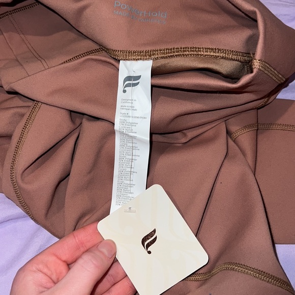 Fabletics brown/beige/tan leggings NWT - Picture 3 of 3